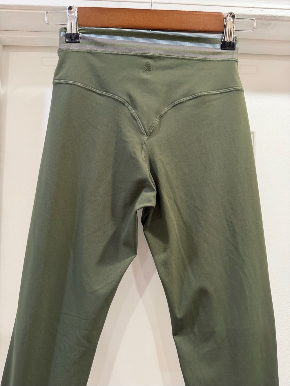 Vitality Olive Green Leggings Size Small Regular - Picture 2 of 13